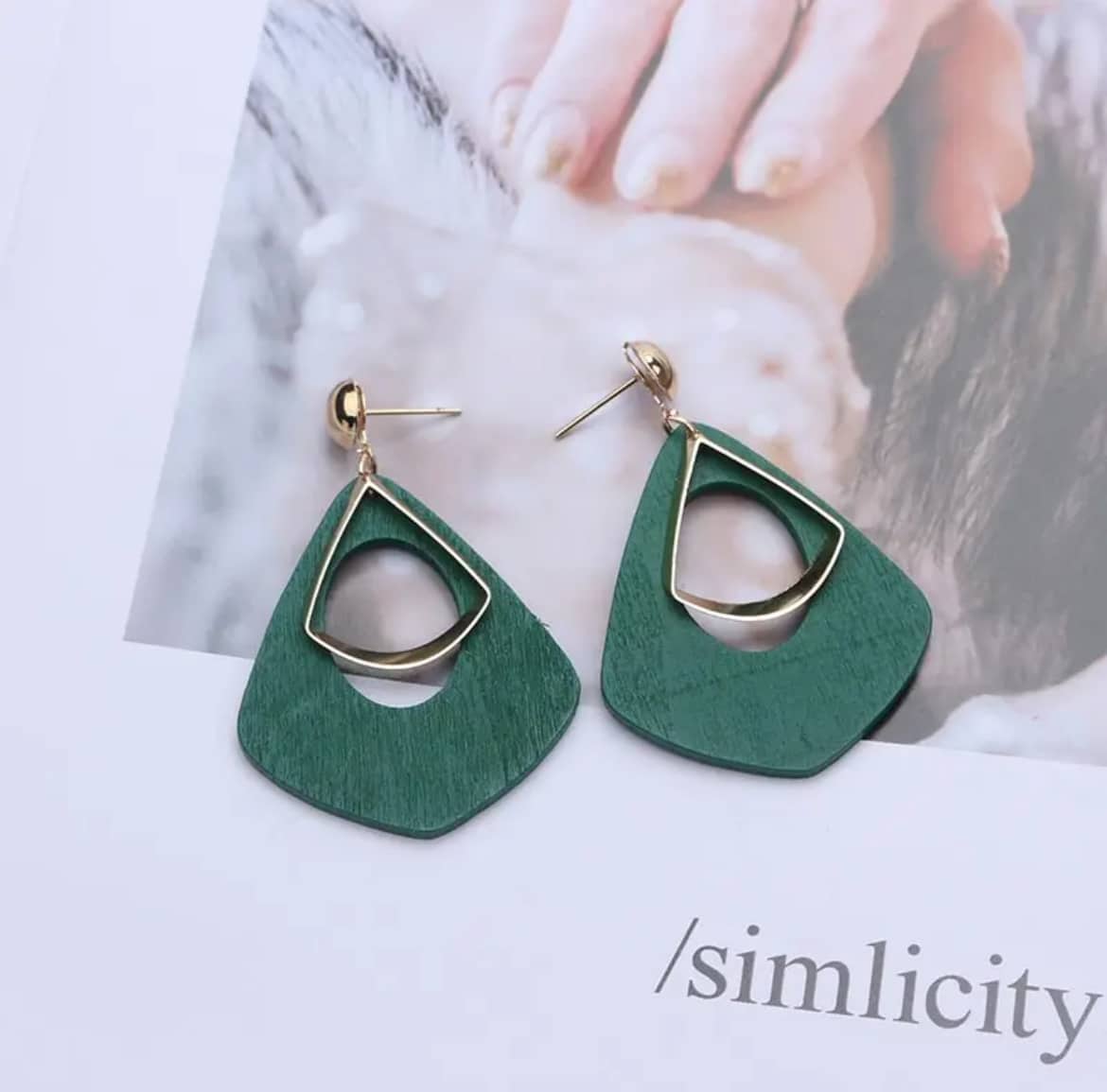 Elegant Green Round Drop Earring - Image 2