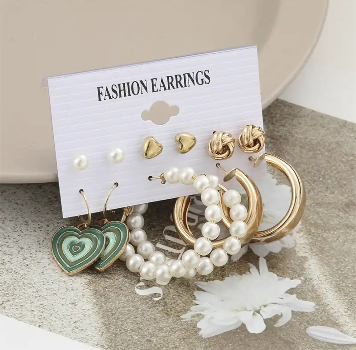 6 Pairs of Women's Green Love Pendant Earrings Set - Image 2